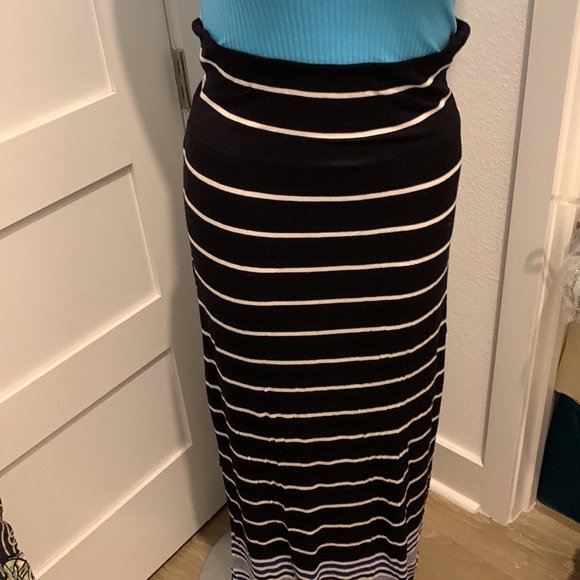 MAX STUDIO Maxi Skirt - Picture 3 of 14